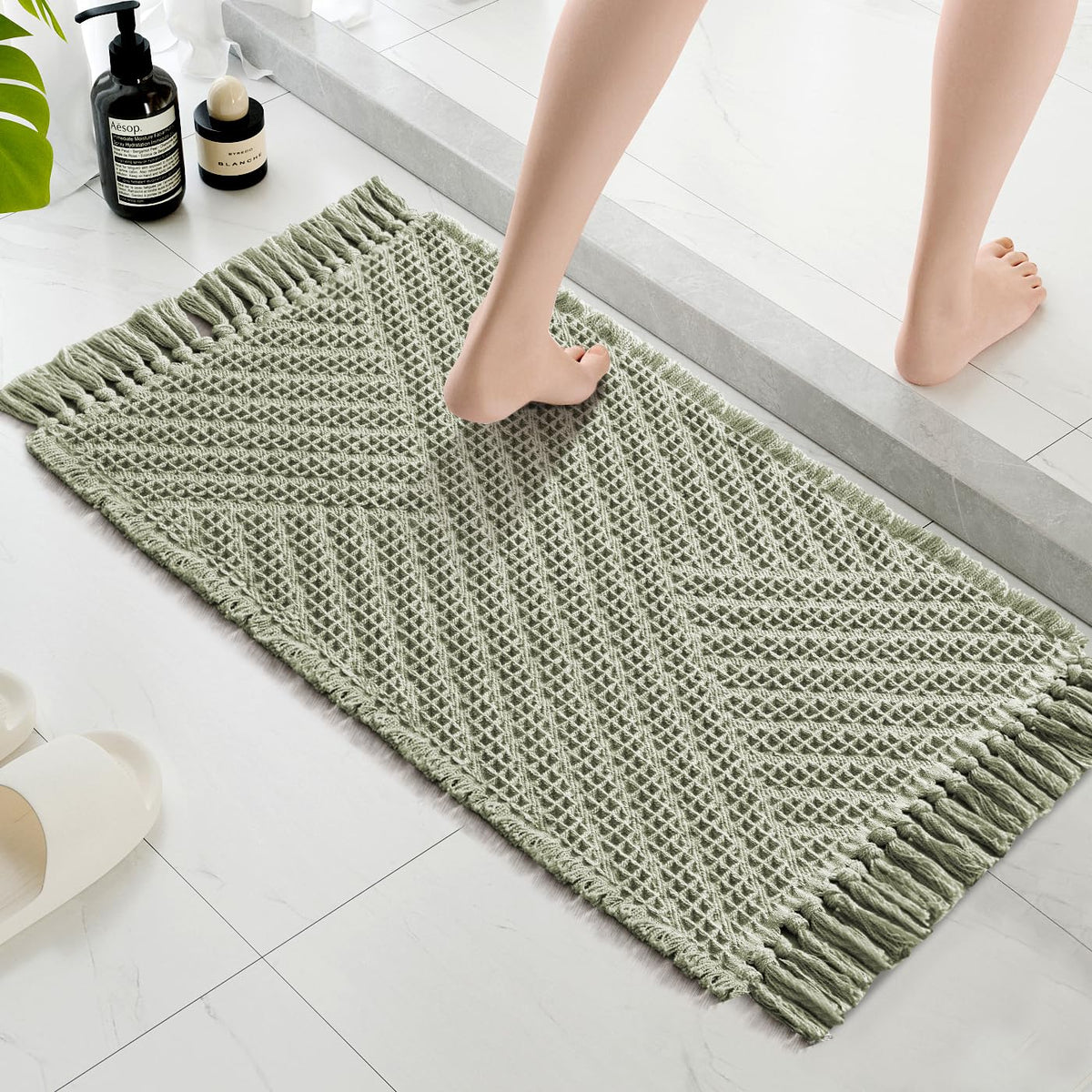 H.VERSAILTEX Waffle Bath Mat Super Absorbent Boho Bath Mat Non Slip Bath Rugs for Bathroom Floor Machine Washable Dry Fast Bathroom Rugs with Tassels, 24" x 36", Ivory White