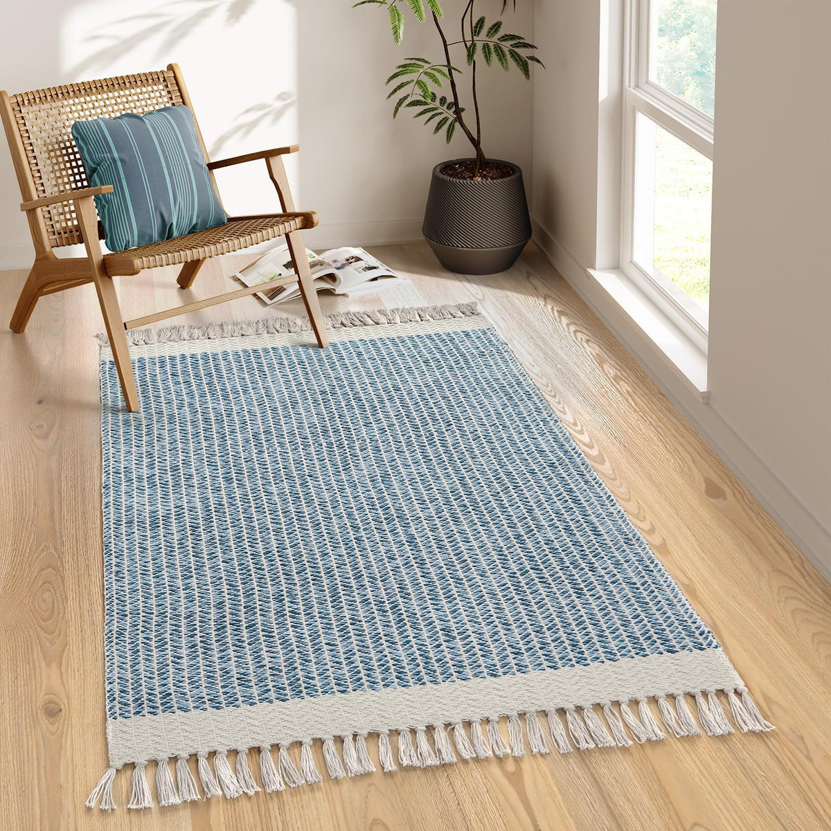 Lahome Belle Boho Bathroom Rugs, Small 2x3 Front Door Mat Lightweight Kitchen Rug Woven Cotton Area Rug with Tassels, Farmhouse Washable Black and White Throw Rug Low Pile Carpet for Entry Laundry