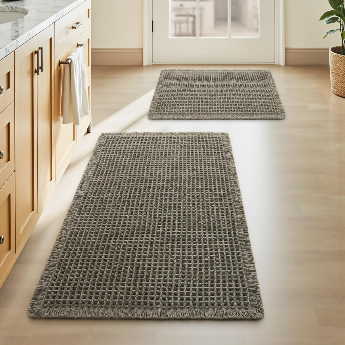 Upgraded Waffle Bath Mat Ultra Absorbent Non Slip Bathroom Mat, 17" x 24"