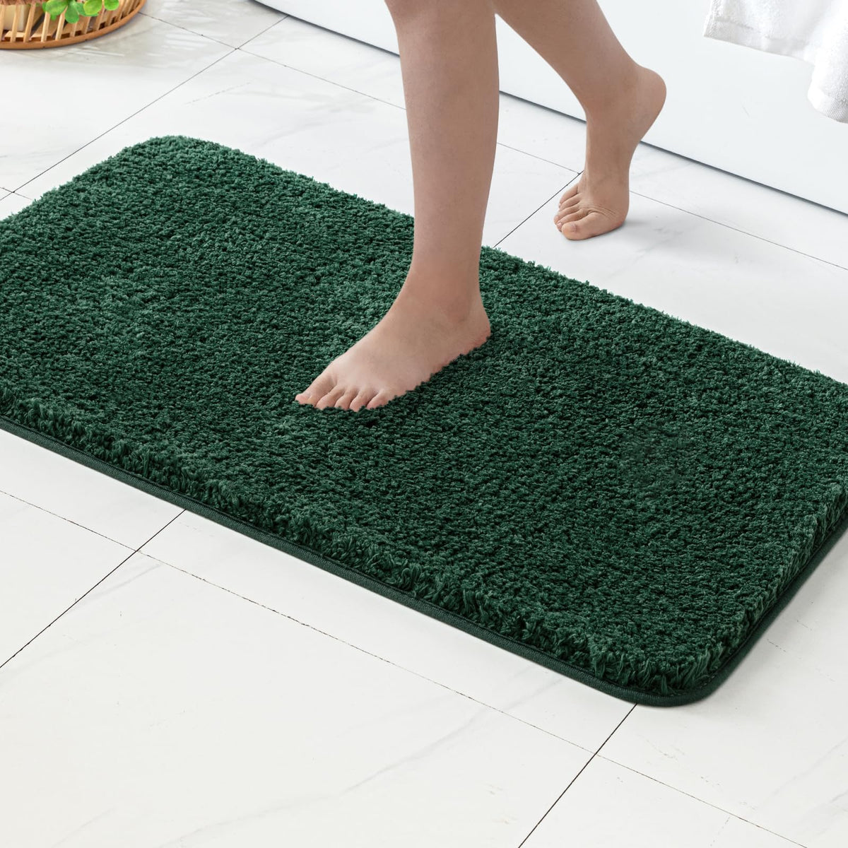 MIULEE Dark Purple Bathroom Rugs Soft Small Microfiber Bath Mat 16x24 Inch