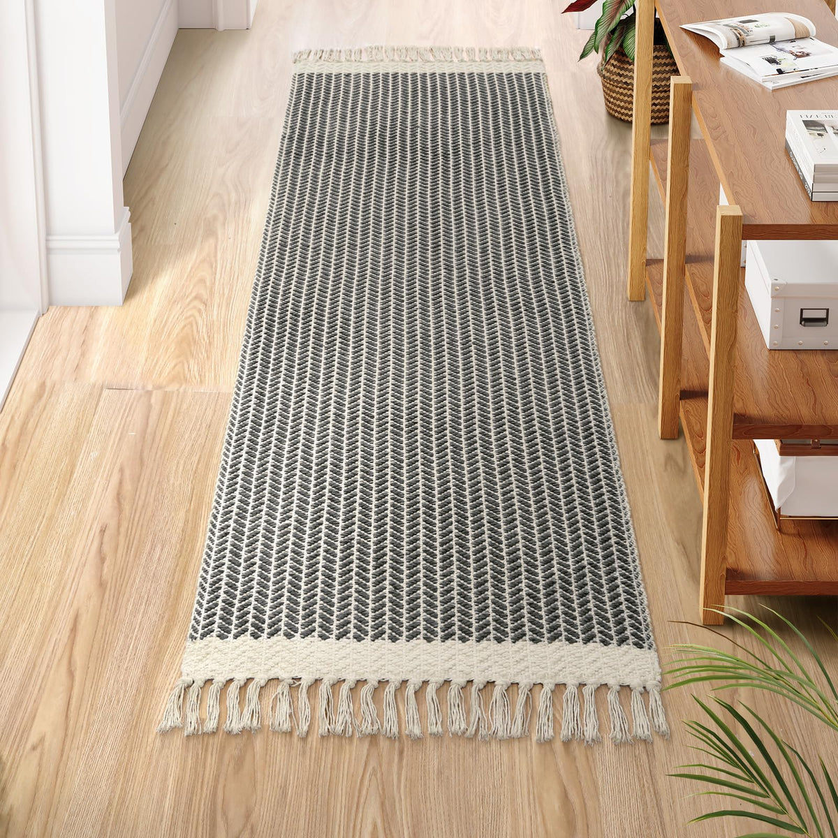 Lahome Belle Boho Bathroom Rugs, Small 2x3 Front Door Mat Lightweight Kitchen Rug Woven Cotton Area Rug with Tassels, Farmhouse Washable Black and White Throw Rug Low Pile Carpet for Entry Laundry