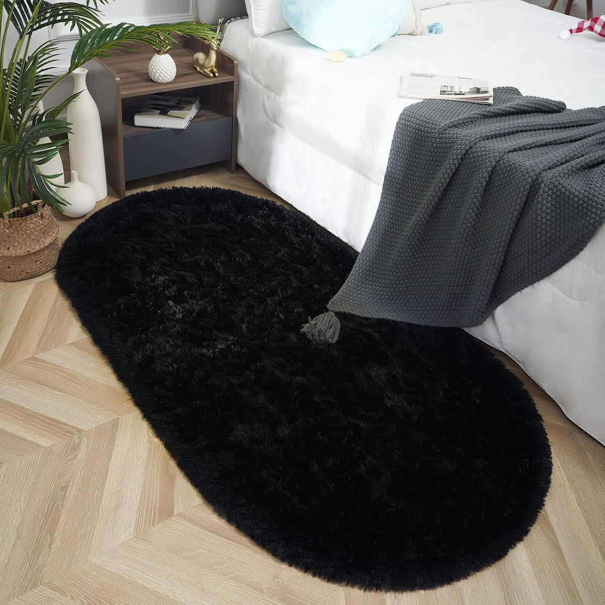 ISEAU Oval Fluffy Rug Carpets for Kids Bedroom,2.6x5.4ft,Black