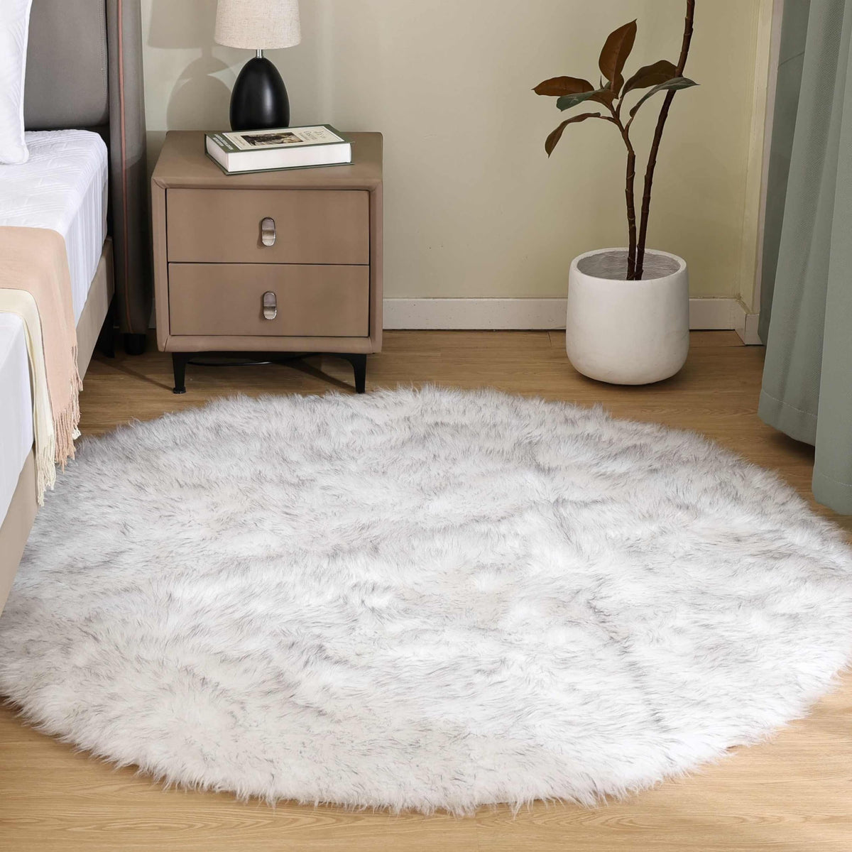 Goolela White Fluffy Faux Fur Rug for Bedroom Faux Sheepskin Rug 2x3 White Fuzzy Furry Bedside Carpet Dining Room Playroom Dorm Small Washable Rectangle