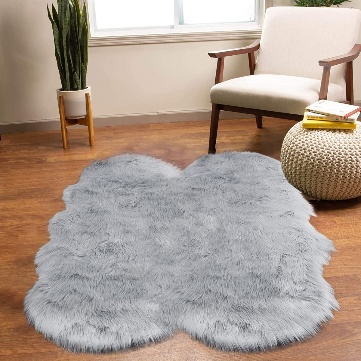 Latepis White Sheepskin Rug 2x3 Faux Fur Sheepskin Rug for Living Room Fluffy Washable Rugs for Bedroom Luxury Room Decor Furry Rugs Rectangle