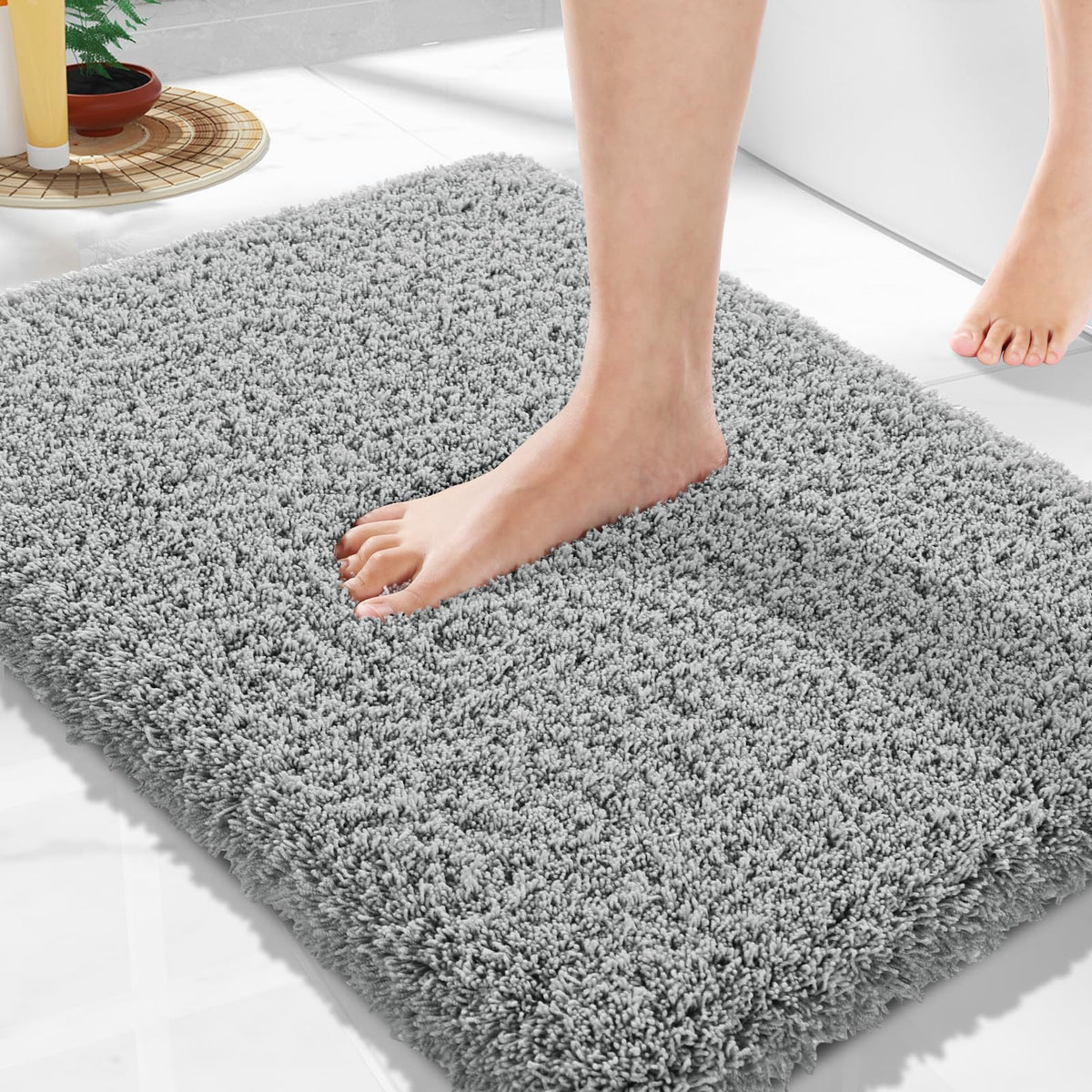 Yimobra Bathroom Rugs Non Slip Washable 32X20, Ultra Soft and Water Absorbent Bath Mats, Plush Fluffy Shower Mat Outside, Microfiber Thick Matts for Bathroom Floor/Tub, Light Gray and White