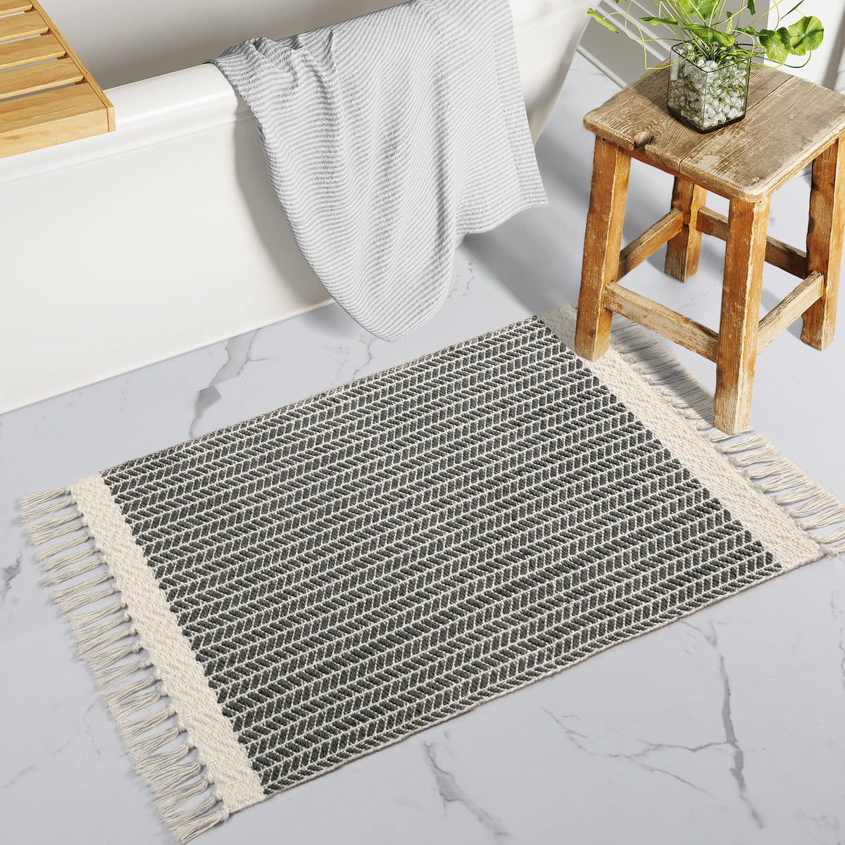Lahome Belle Boho Bathroom Rugs, Small 2x3 Front Door Mat Lightweight Kitchen Rug Woven Cotton Area Rug with Tassels, Farmhouse Washable Black and White Throw Rug Low Pile Carpet for Entry Laundry