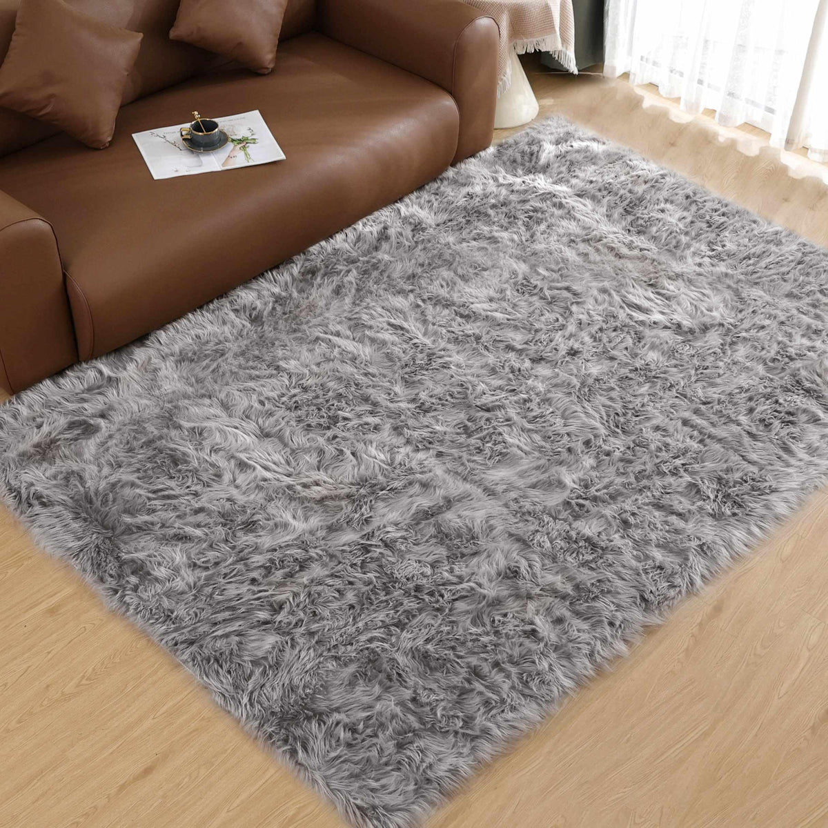 Goolela White Fluffy Faux Fur Rug for Bedroom Faux Sheepskin Rug 2x3 White Fuzzy Furry Bedside Carpet Dining Room Playroom Dorm Small Washable Rectangle