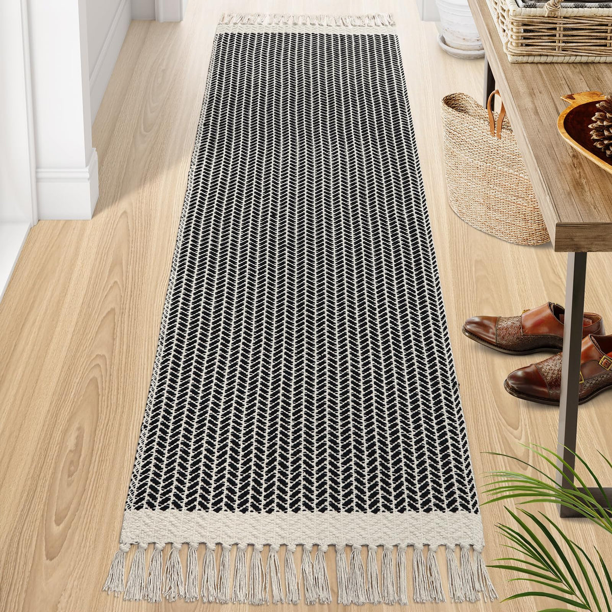 Lahome Belle Boho Bathroom Rugs, Small 2x3 Front Door Mat Lightweight Kitchen Rug Woven Cotton Area Rug with Tassels, Farmhouse Washable Black and White Throw Rug Low Pile Carpet for Entry Laundry