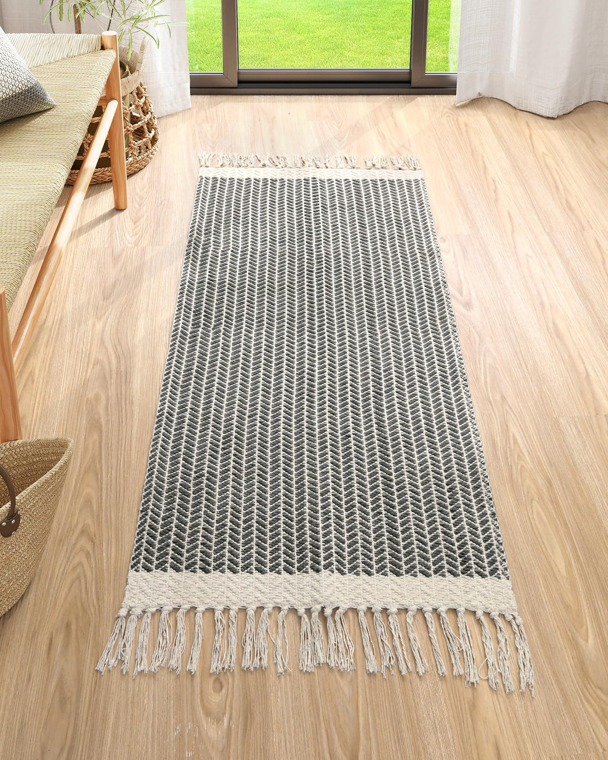 Lahome Belle Boho Bathroom Rugs, Small 2x3 Front Door Mat Lightweight Kitchen Rug Woven Cotton Area Rug with Tassels, Farmhouse Washable Black and White Throw Rug Low Pile Carpet for Entry Laundry