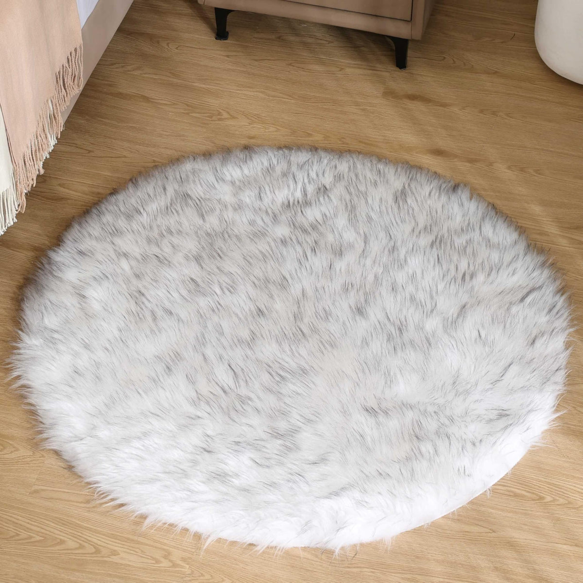 Goolela White Fluffy Faux Fur Rug for Bedroom Faux Sheepskin Rug 2x3 White Fuzzy Furry Bedside Carpet Dining Room Playroom Dorm Small Washable Rectangle