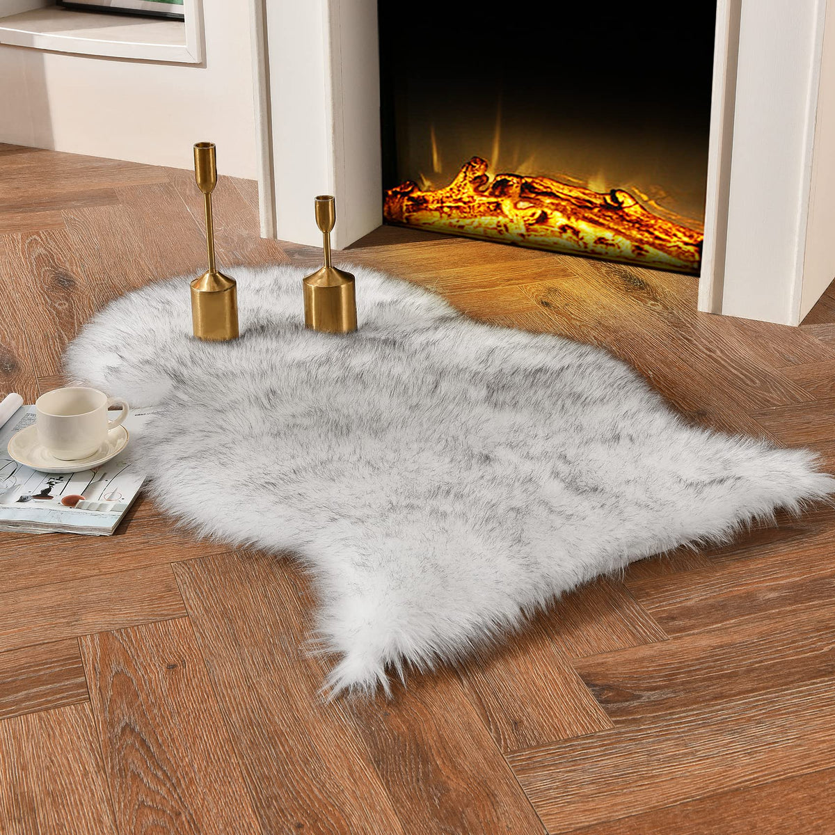 duduta White Faux Fur Throw Rug 2x3 ft, Small Bedside Rug Dorm Chair Cover