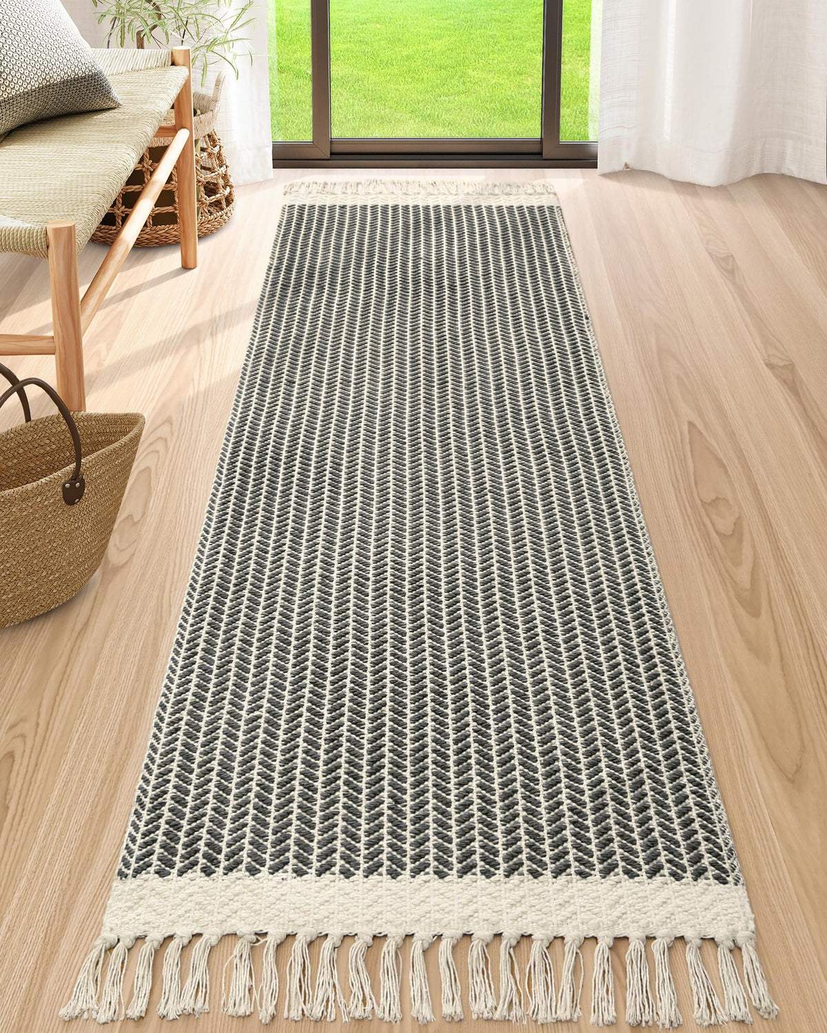 Lahome Belle Boho Bathroom Rugs, Small 2x3 Front Door Mat Lightweight Kitchen Rug Woven Cotton Area Rug with Tassels, Farmhouse Washable Black and White Throw Rug Low Pile Carpet for Entry Laundry