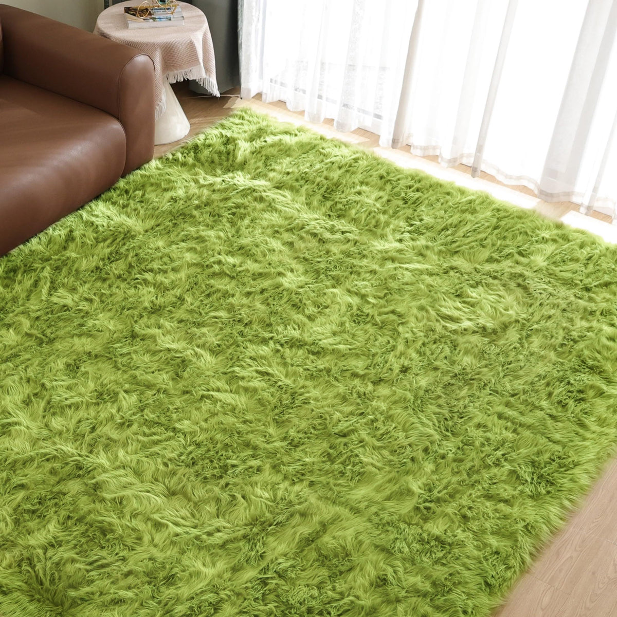 Goolela White Fluffy Faux Fur Rug for Bedroom Faux Sheepskin Rug 2x3 White Fuzzy Furry Bedside Carpet Dining Room Playroom Dorm Small Washable Rectangle