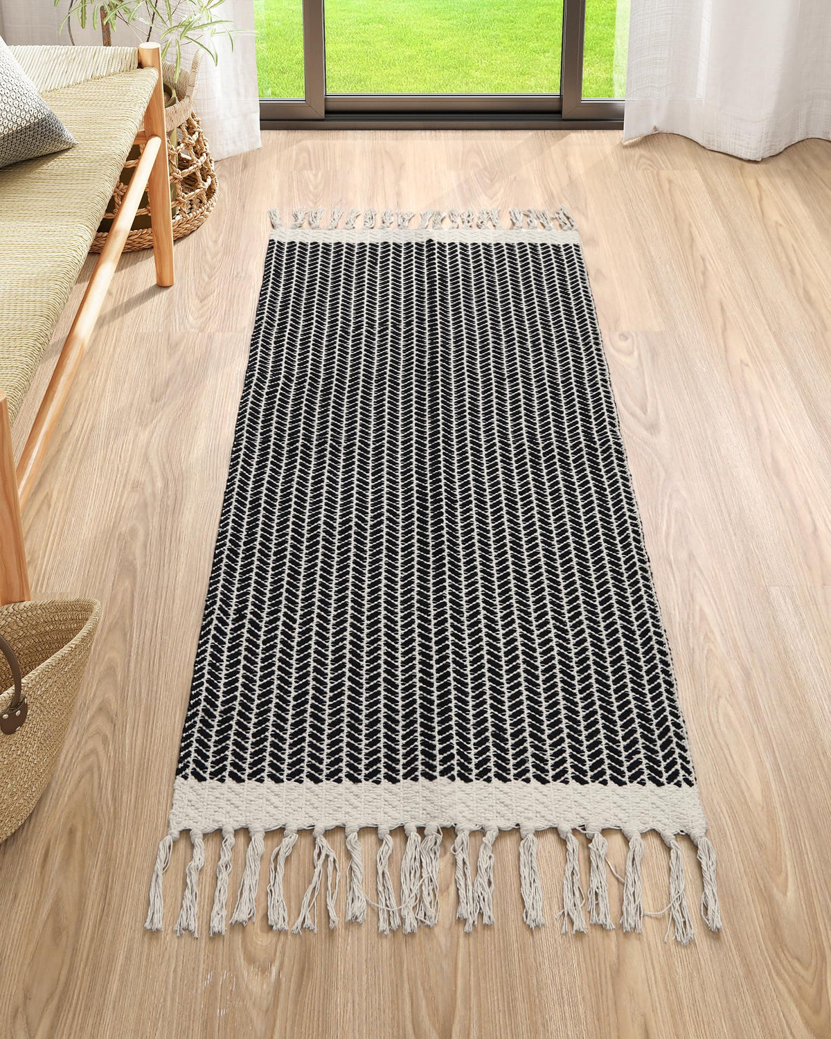Lahome Belle Boho Bathroom Rugs, Small 2x3 Front Door Mat Lightweight Kitchen Rug Woven Cotton Area Rug with Tassels, Farmhouse Washable Black and White Throw Rug Low Pile Carpet for Entry Laundry