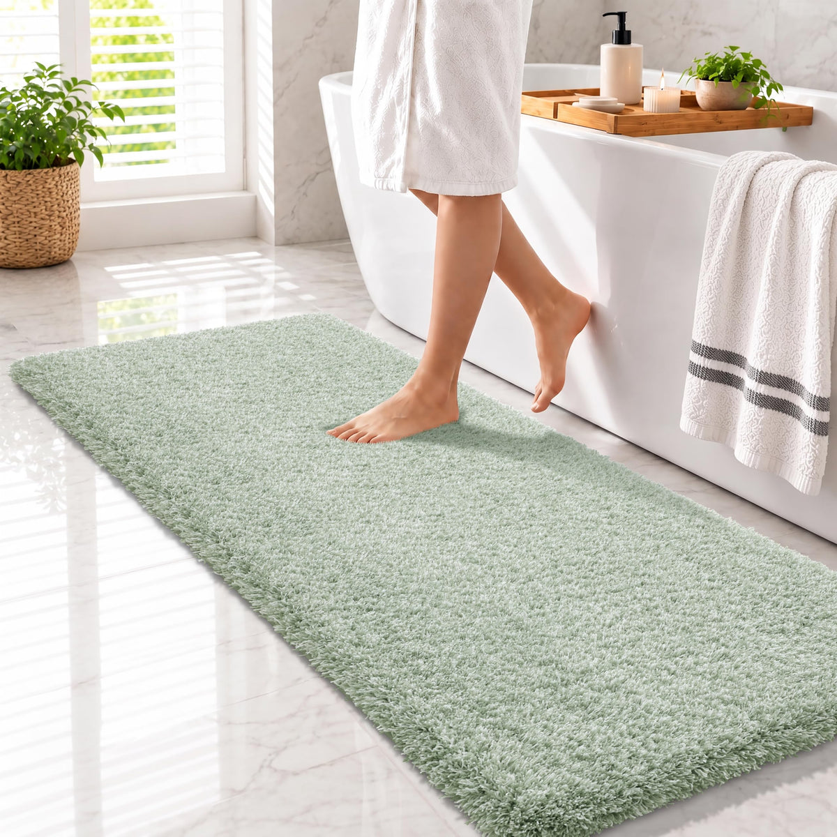 Yimobra Bathroom Rugs Non Slip Washable 32X20, Ultra Soft and Water Absorbent Bath Mats, Plush Fluffy Shower Mat Outside, Microfiber Thick Matts for Bathroom Floor/Tub, Light Gray and White