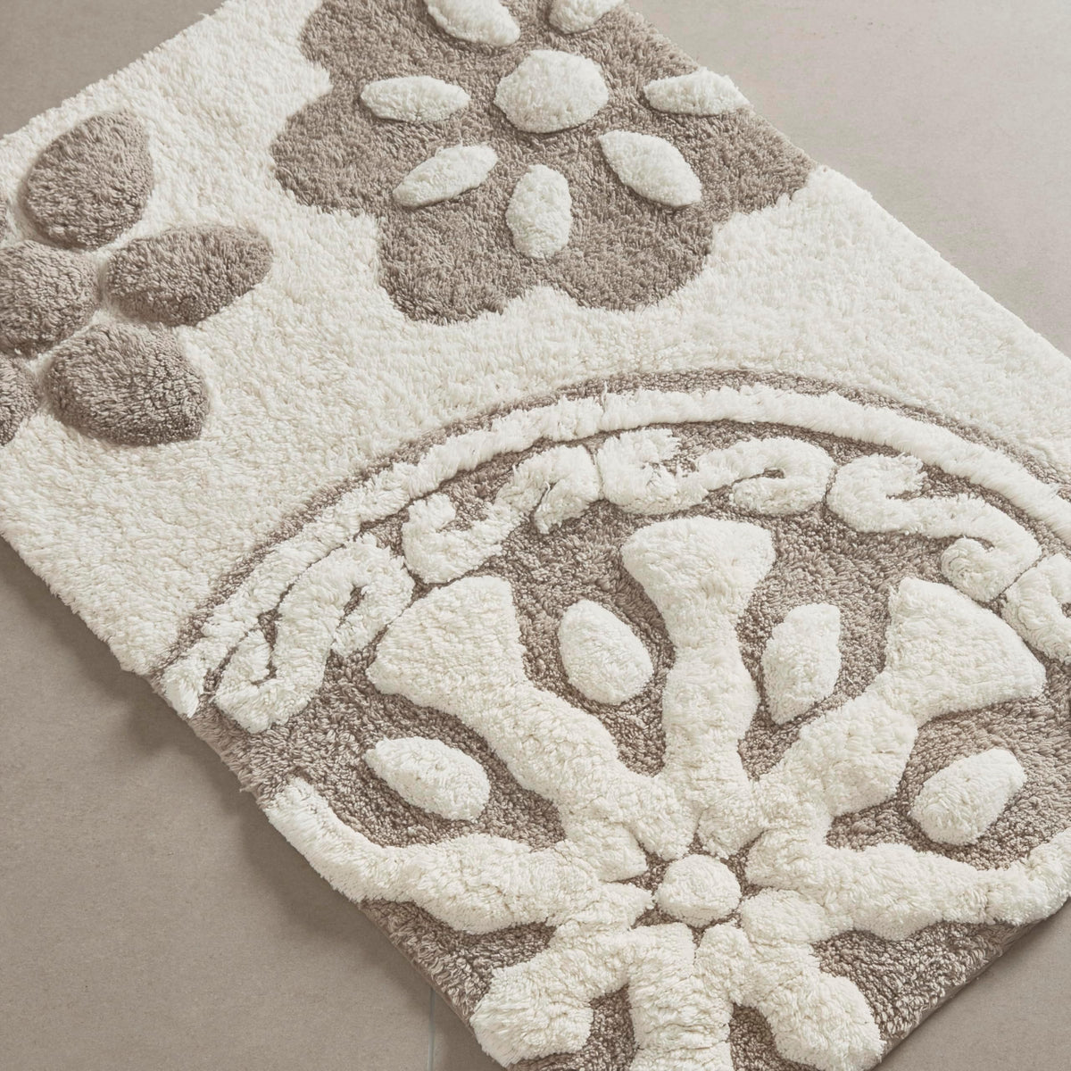 Madison Park Casablanca Tufted Cotton Bath Rug Non-Slip, 20 x 30, Taupe