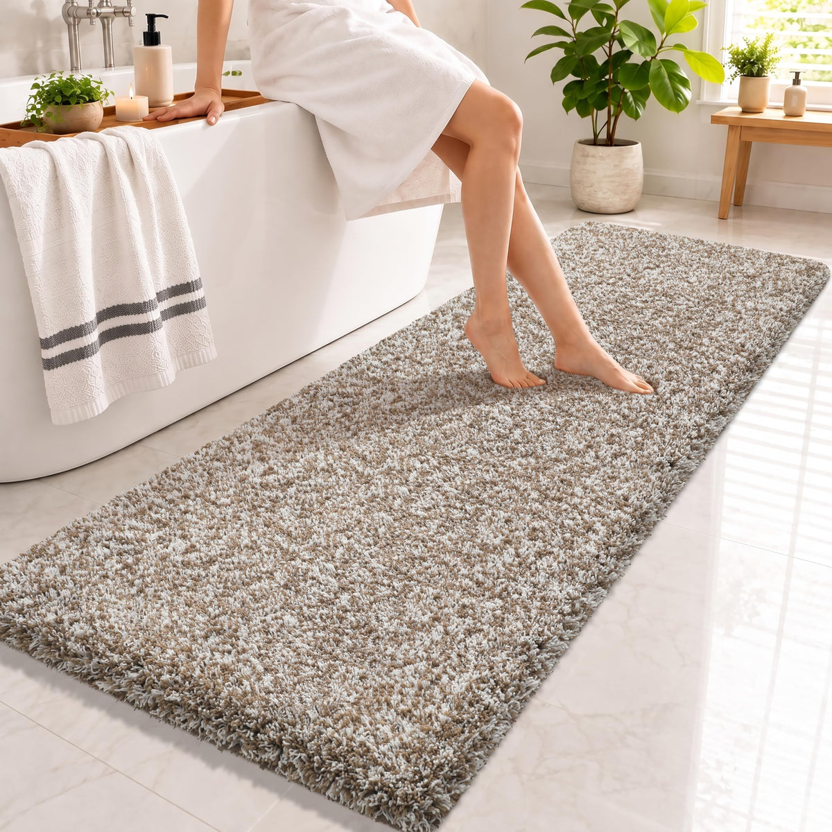 Yimobra Bathroom Rugs Non Slip Washable 32X20, Ultra Soft and Water Absorbent Bath Mats, Plush Fluffy Shower Mat Outside, Microfiber Thick Matts for Bathroom Floor/Tub, Light Gray and White