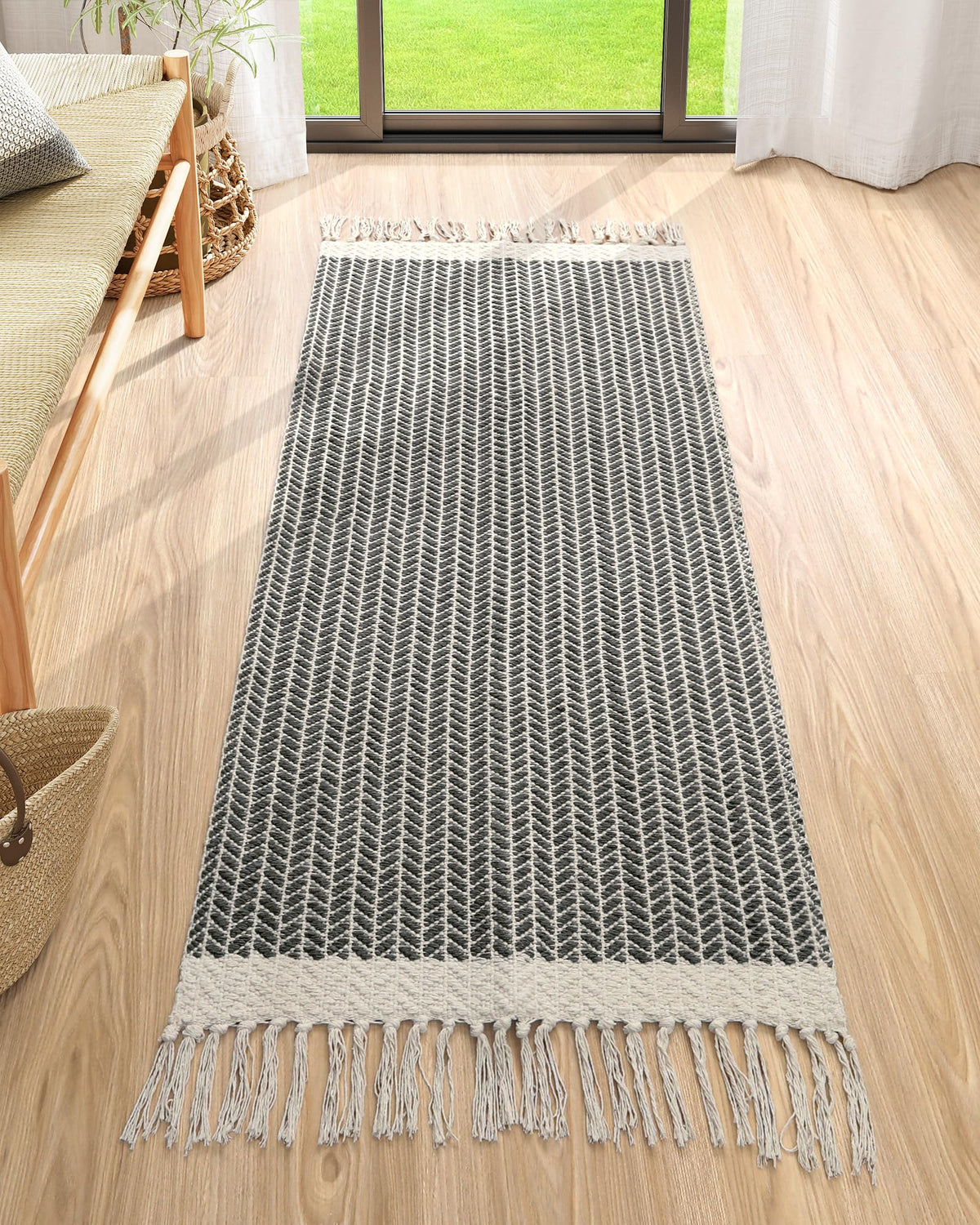 Lahome Belle Boho Bathroom Rugs, Small 2x3 Front Door Mat Lightweight Kitchen Rug Woven Cotton Area Rug with Tassels, Farmhouse Washable Black and White Throw Rug Low Pile Carpet for Entry Laundry