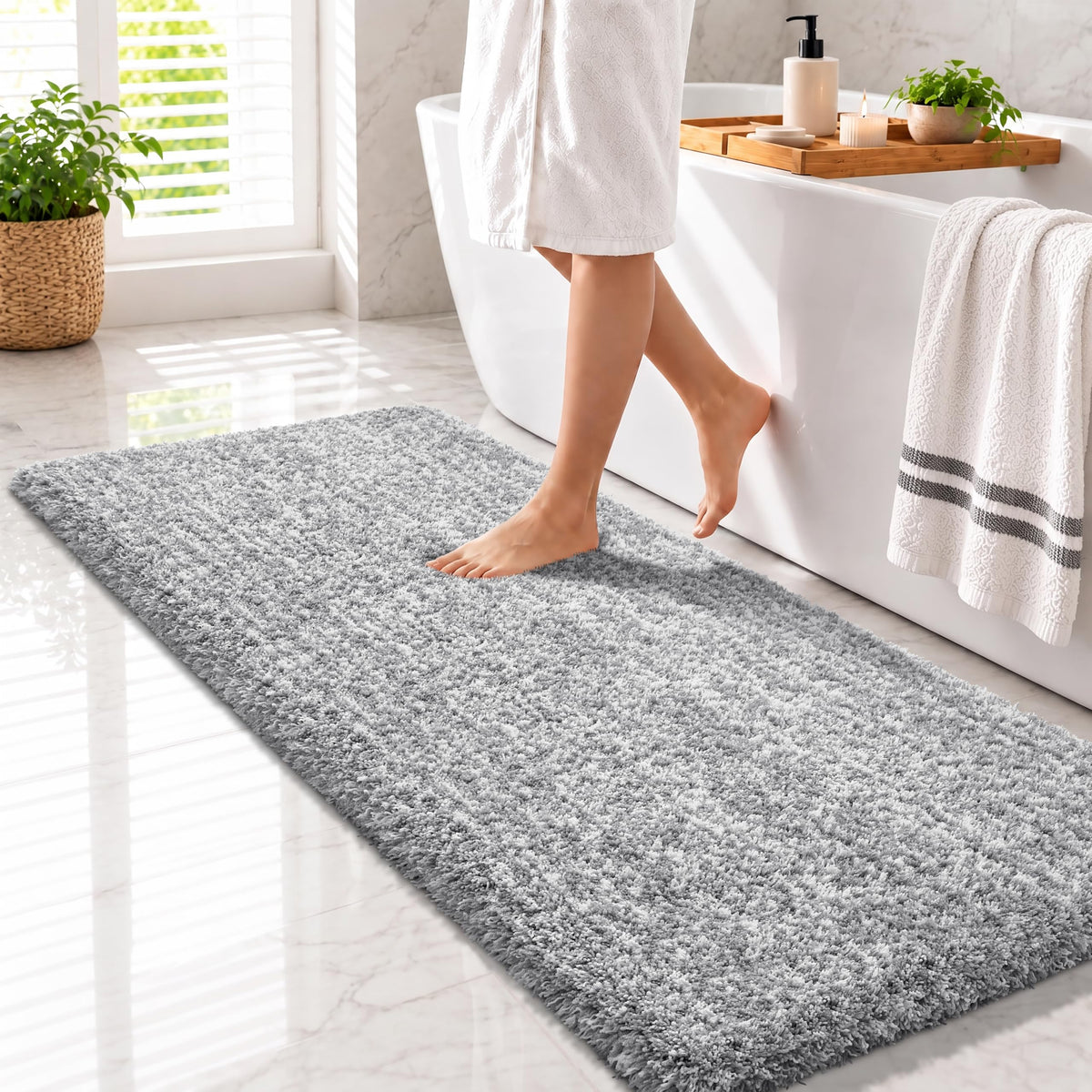 Yimobra Bathroom Rugs Non Slip Washable 32X20, Ultra Soft and Water Absorbent Bath Mats, Plush Fluffy Shower Mat Outside, Microfiber Thick Matts for Bathroom Floor/Tub, Light Gray and White