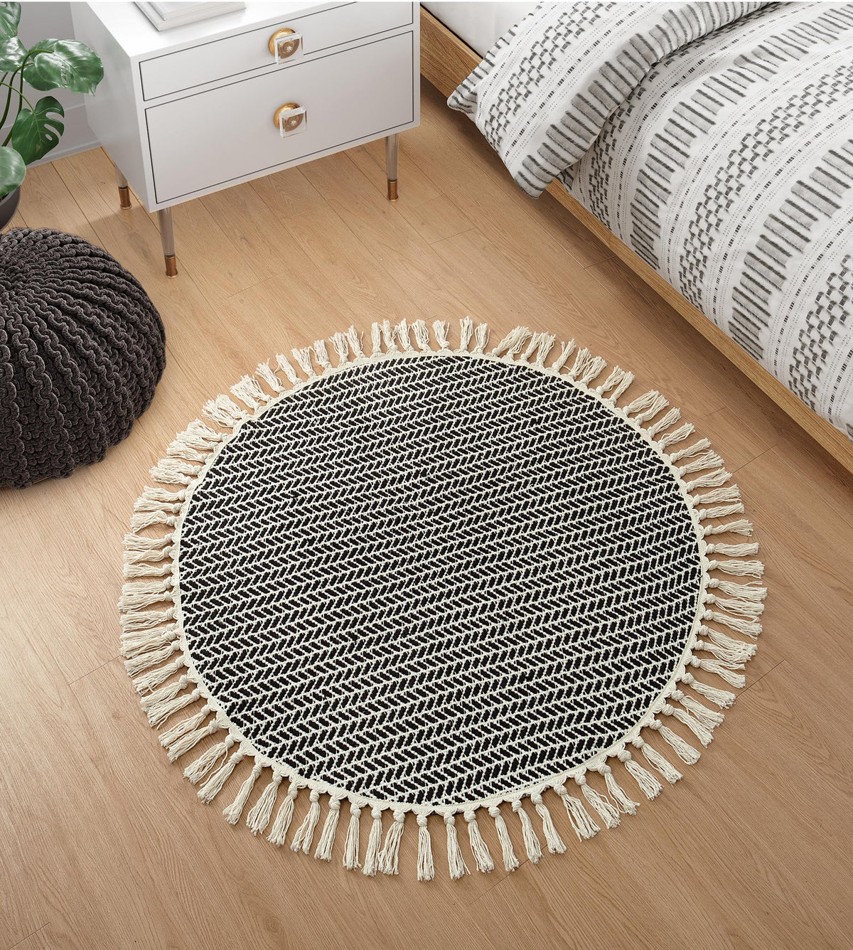 Lahome Belle Boho Bathroom Rugs, Small 2x3 Front Door Mat Lightweight Kitchen Rug Woven Cotton Area Rug with Tassels, Farmhouse Washable Black and White Throw Rug Low Pile Carpet for Entry Laundry