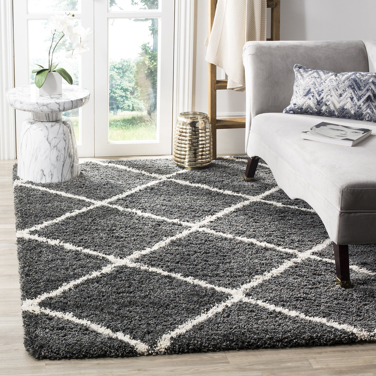 SAFAVIEH Hudson Shag Accent Rug 2'x3', Soft Distressed Grey & Ivory SGH281K