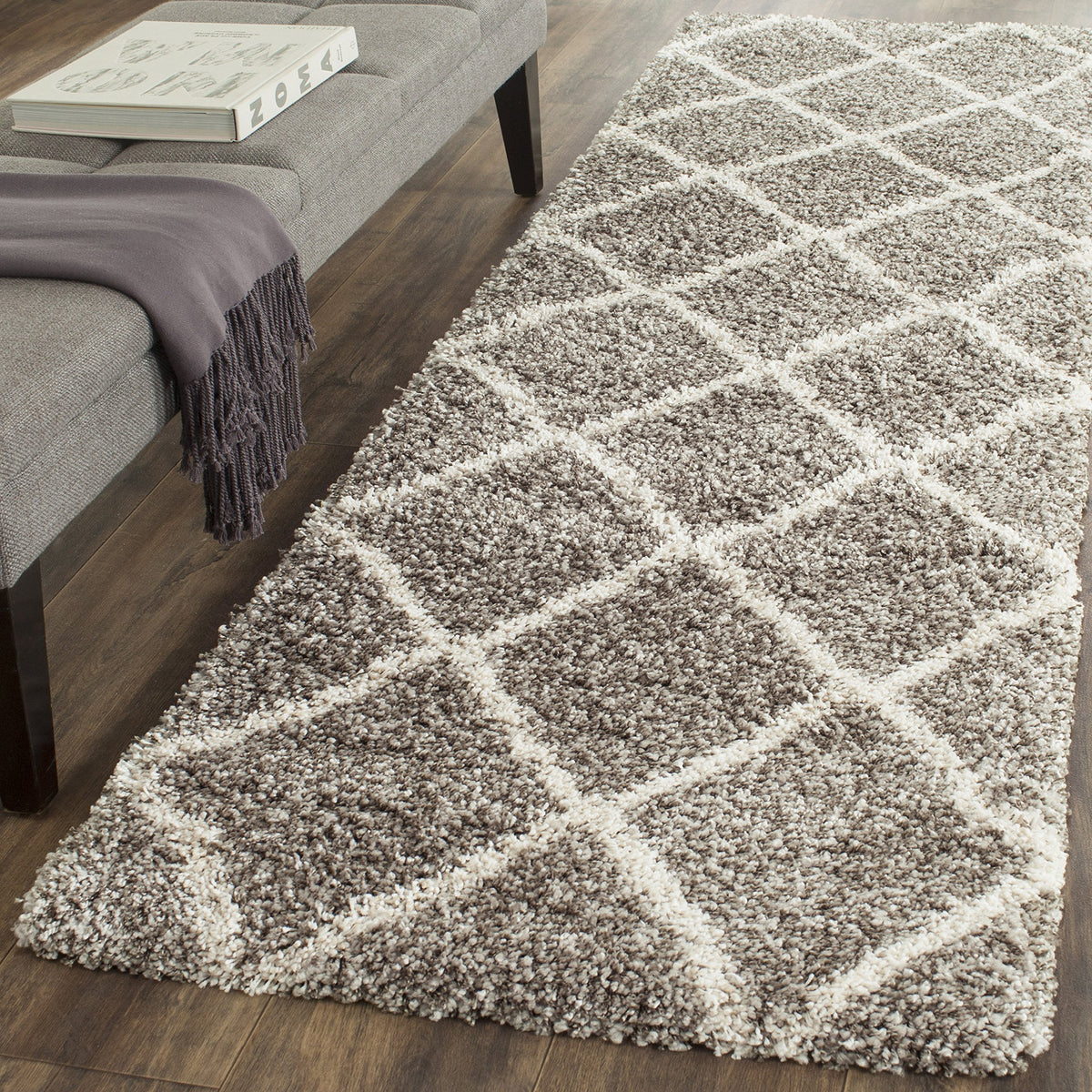 SAFAVIEH Hudson Shag Accent Rug 2'x3', Soft Distressed Grey & Ivory SGH281K