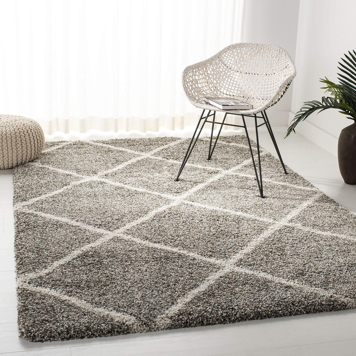 SAFAVIEH Hudson Shag Accent Rug 2'x3', Soft Distressed Grey & Ivory SGH281K