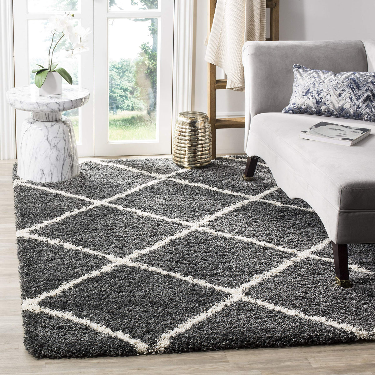 SAFAVIEH Hudson Shag Accent Rug 2'x3', Soft Distressed Grey & Ivory SGH281K